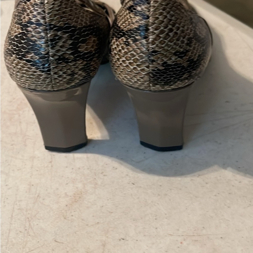 Snakeskin Pattern Heels With Gold Interior - image 3